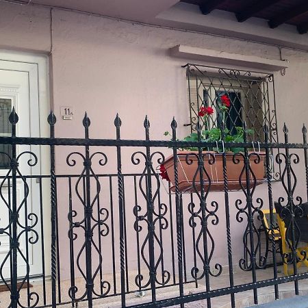 Lovely Place With Veranda Lárissa Exterior foto