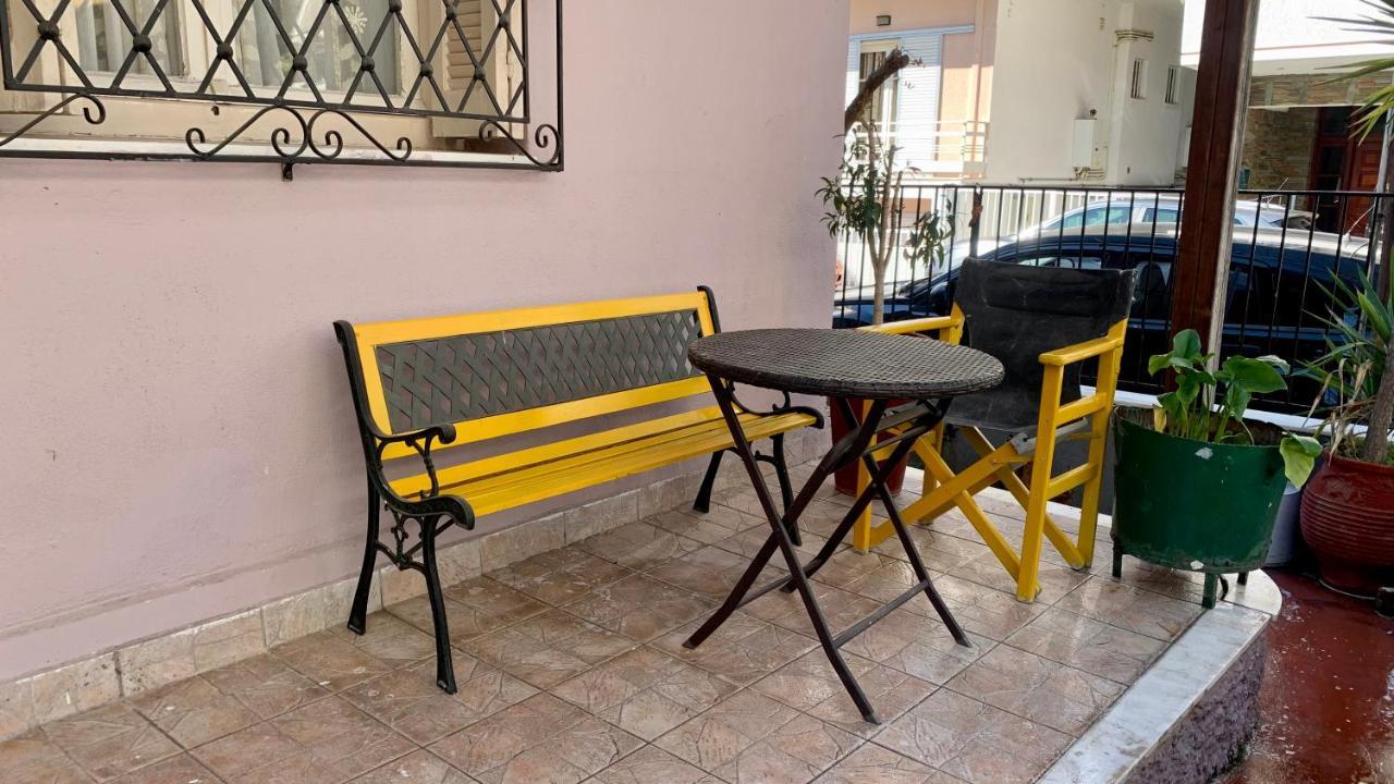 Lovely Place With Veranda Lárissa Exterior foto